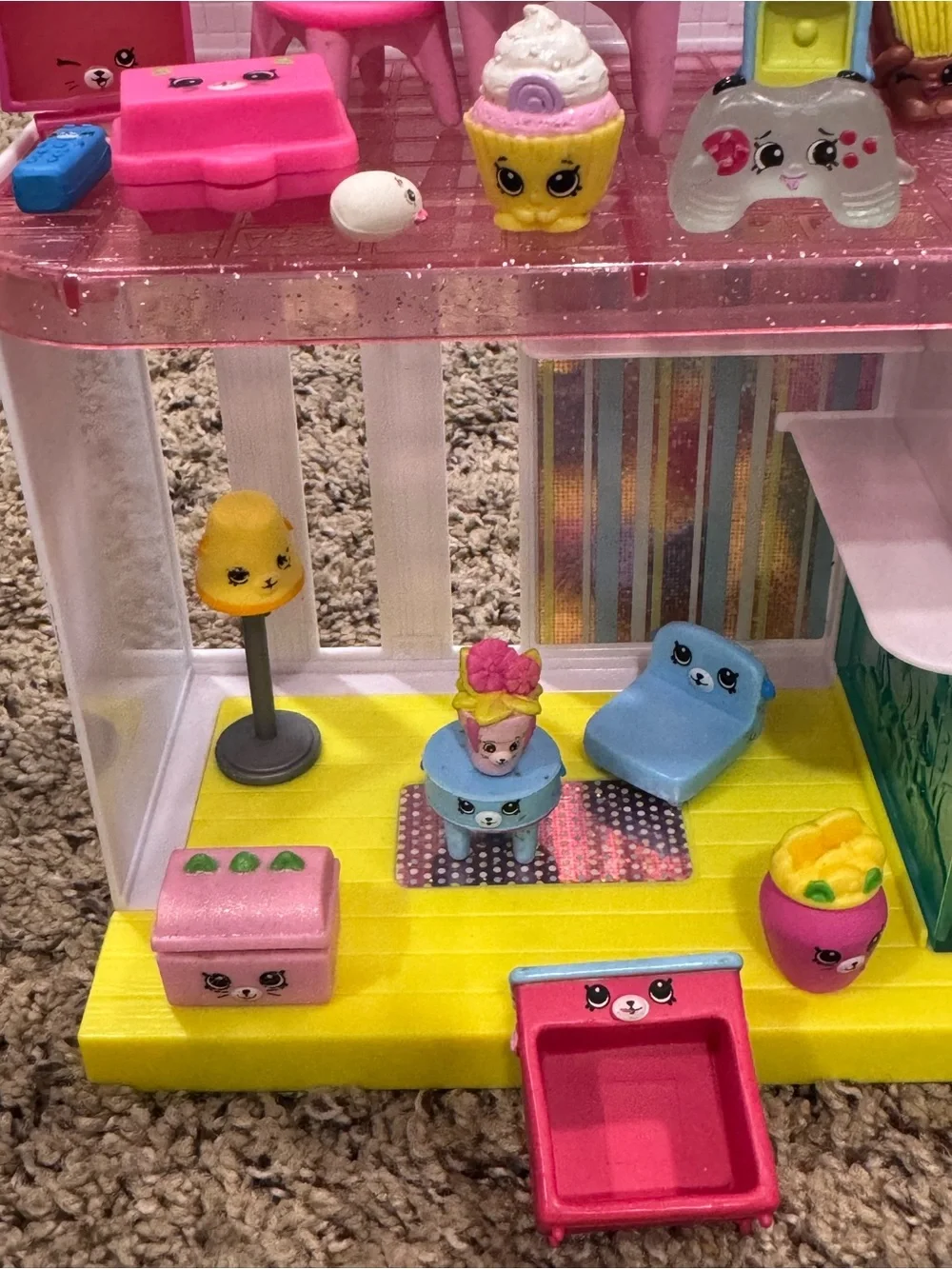 Shopkins Play Set with Pink Pizza Crossbody Bag - Colorful Toy Accessories